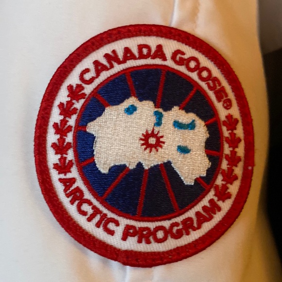 CANADA GOOSE LADIES CONSTABLE WHITE PARKA SIZE SMALL - Picture 7 of 16